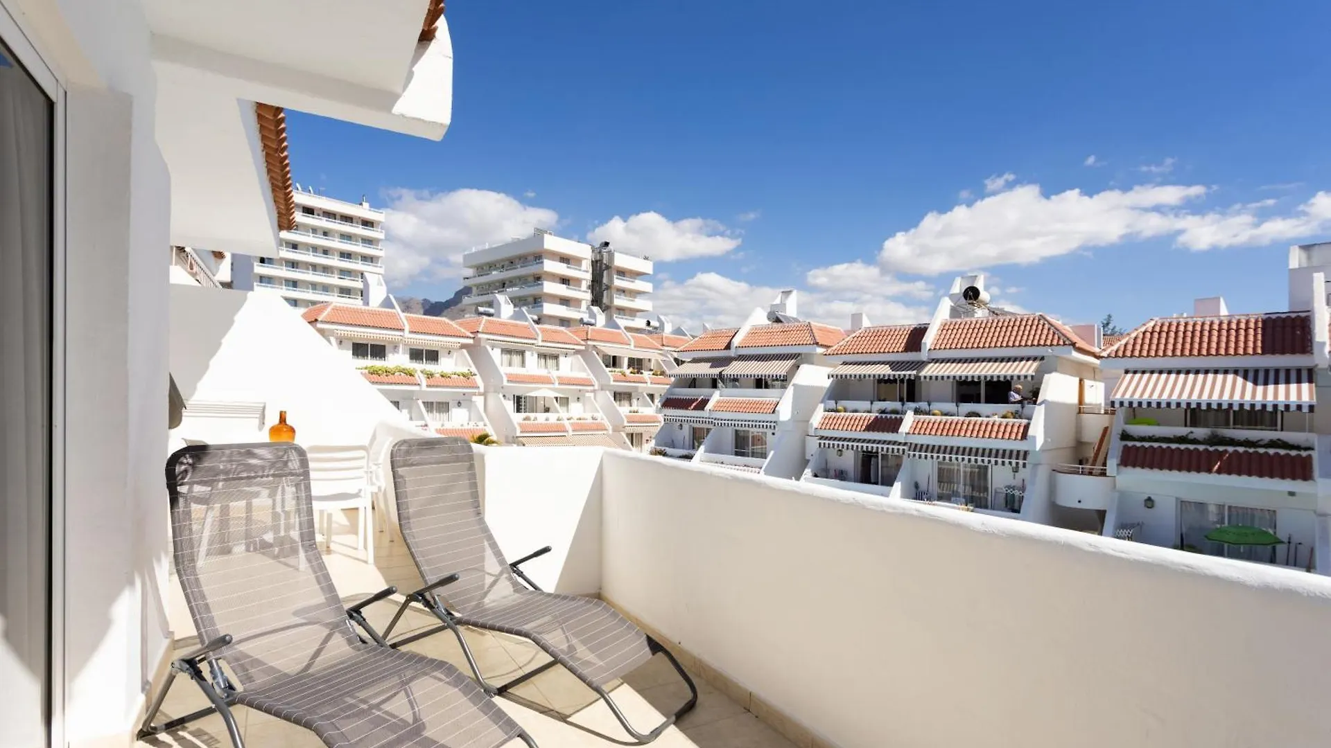 Home2Book Sunny Poolside Apt In Las Floritas Arona  Apartment