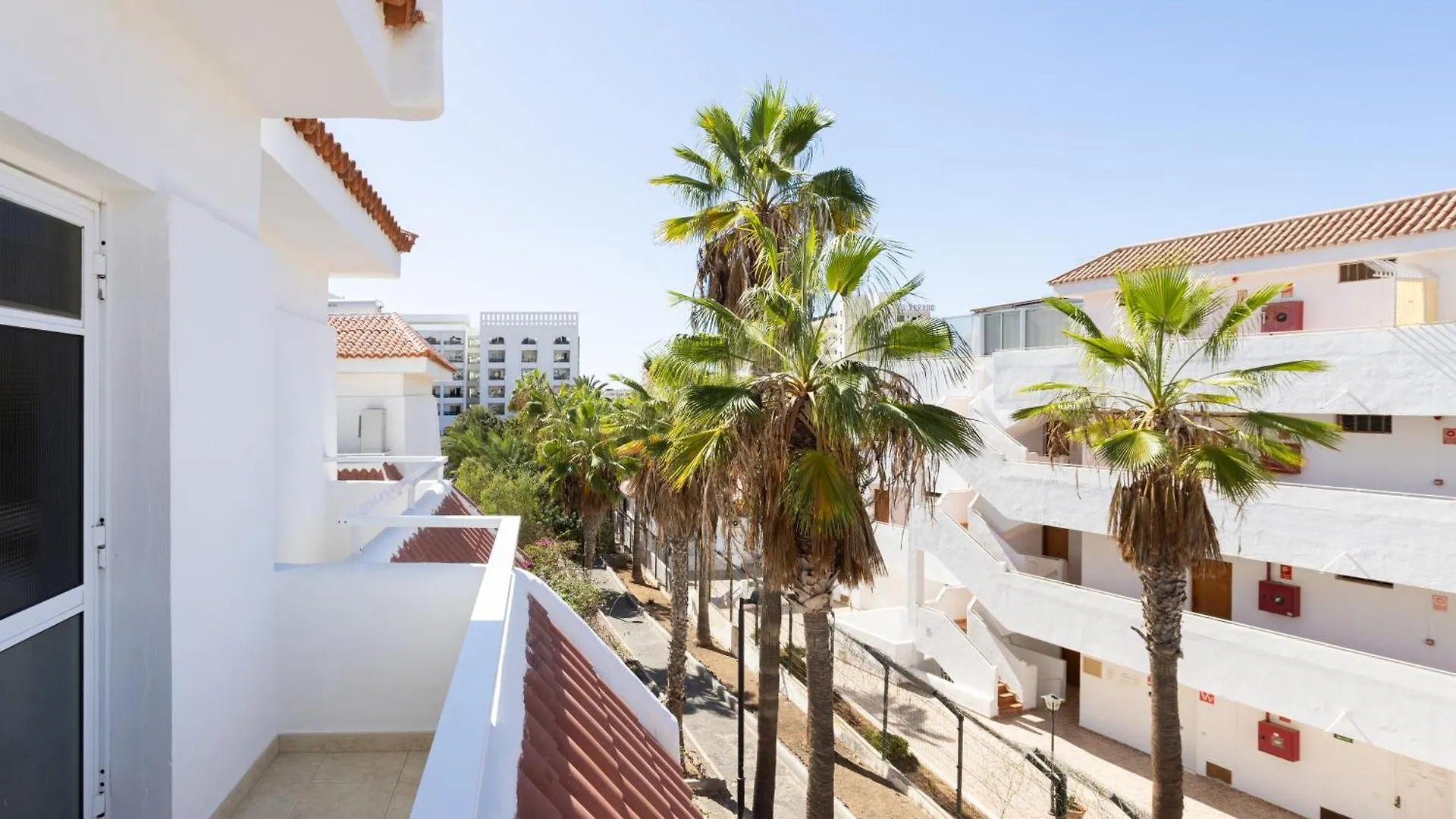 Home2Book Sunny Poolside Apt In Las Floritas Arona  Apartment