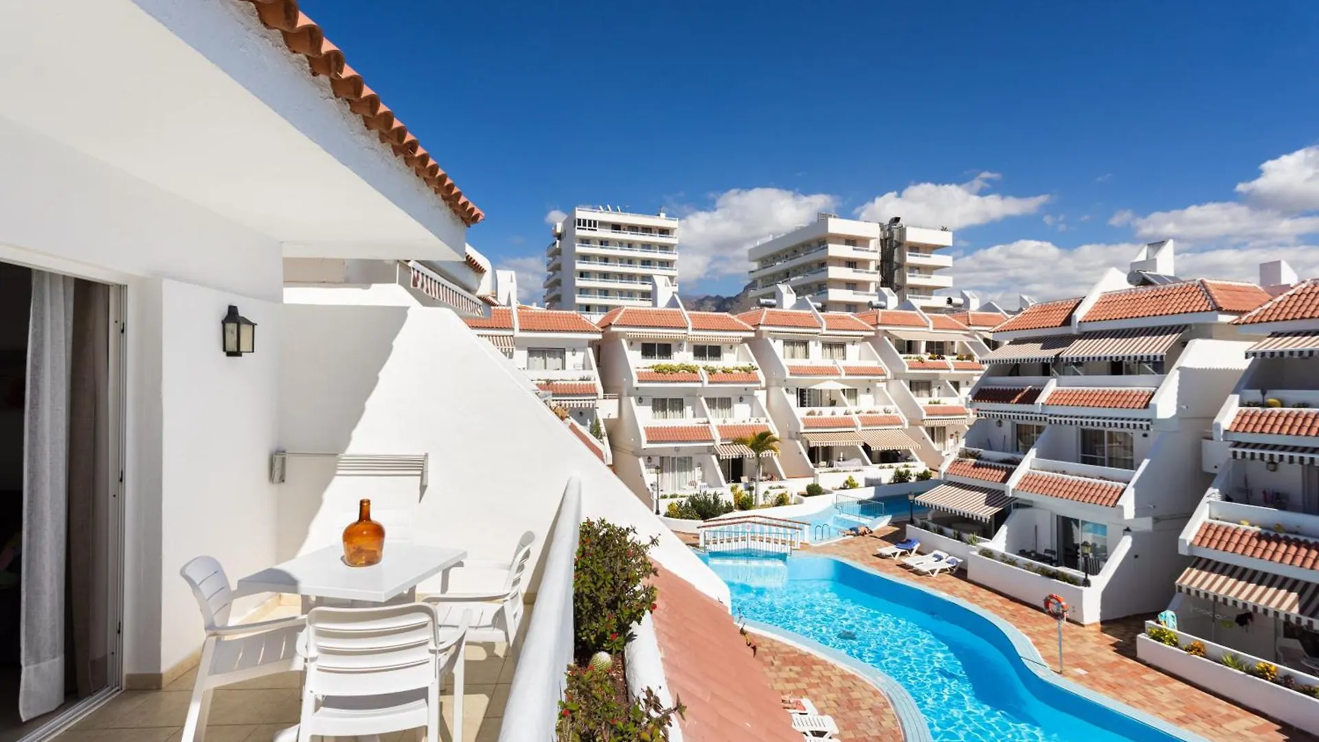 Home2Book Sunny Poolside Apt In Las Floritas location
